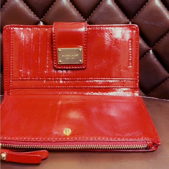 Michael Kors Tri Fold Signure Wallet Zebra & Red Patent Leather LIKE NEW - Picture 8 of 15